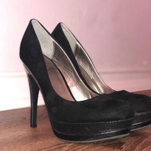 Foxy black Guess heels😍🔥🔥